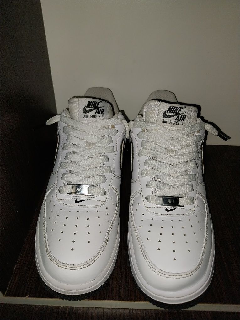 Air force 1 07' aproape noi