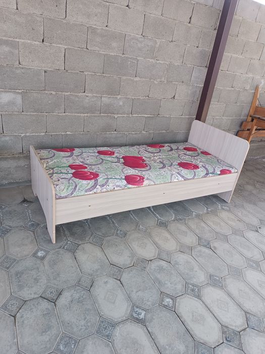Продам кровать одна спальное