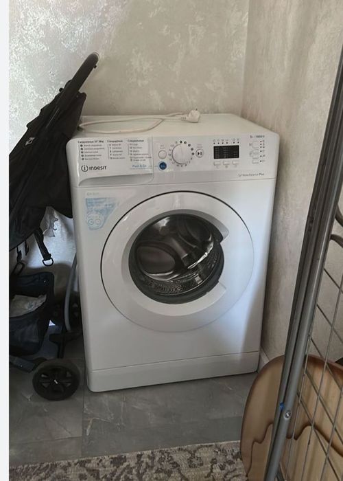 Продам стиральную машину Indesit