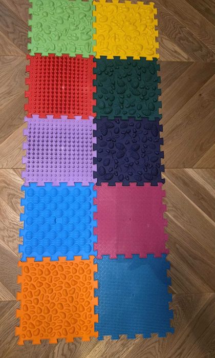 Covoraș ortopedic ORTEK  pentru masaj Puzzle "Mix" 10 elemente