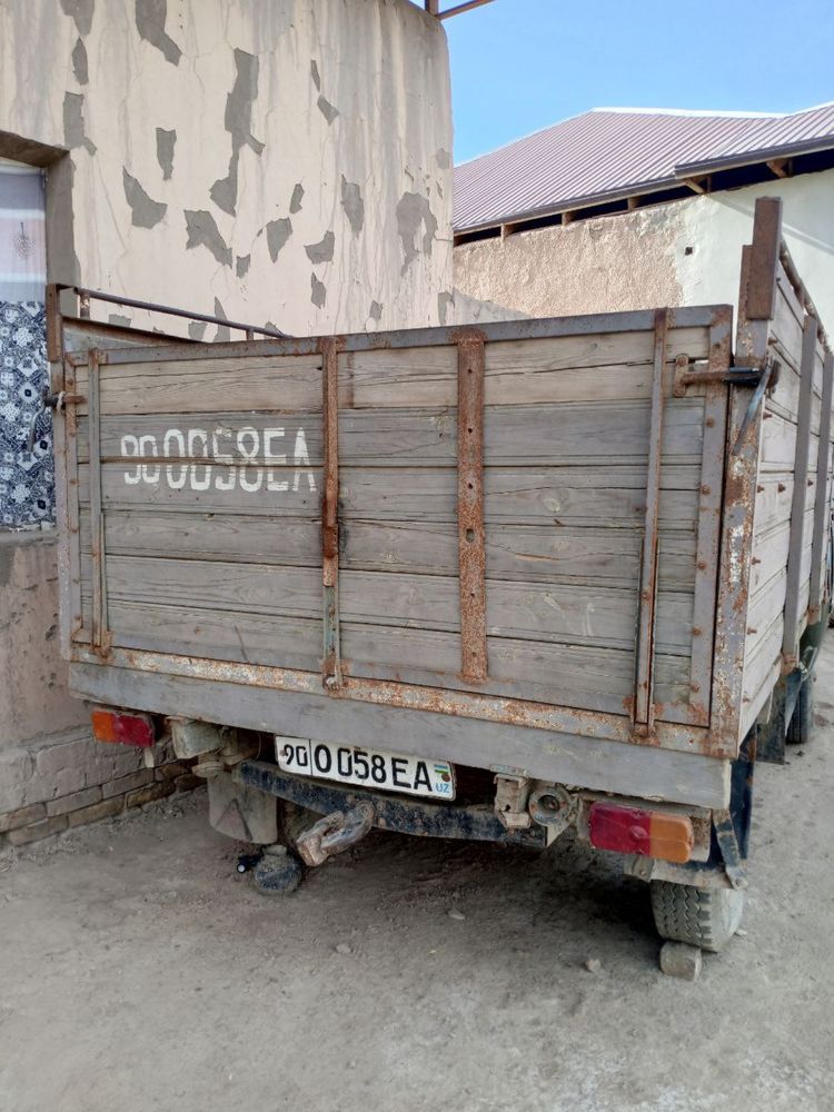 UAZ moshin sotiladi.