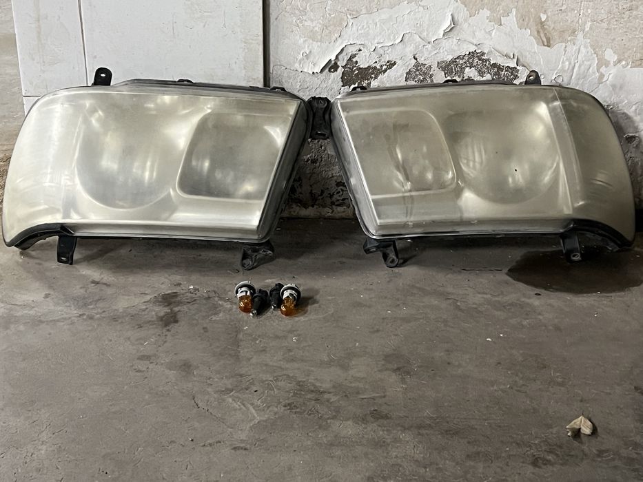 Фары от лонкрузер 300 старова кузова фары б/у