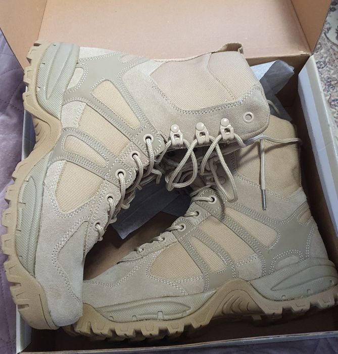 Bocanci MIL TEC marimea 42.