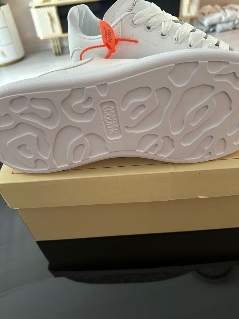 Sneackers premium Alexander McQueen - full box