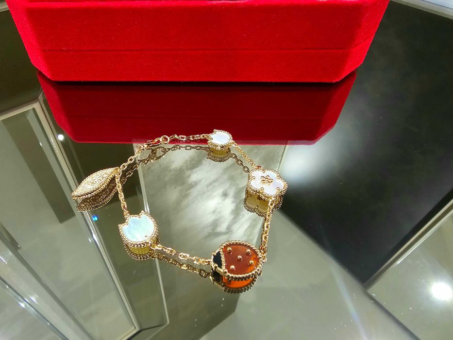 Van Cleef & Arpels VCA Rose Gold 5 Motifs Lucky Spring Дамска Гривна
