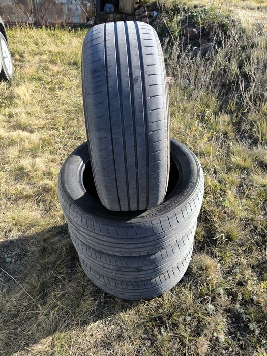 Продам комплект шин летние 215/55 r17