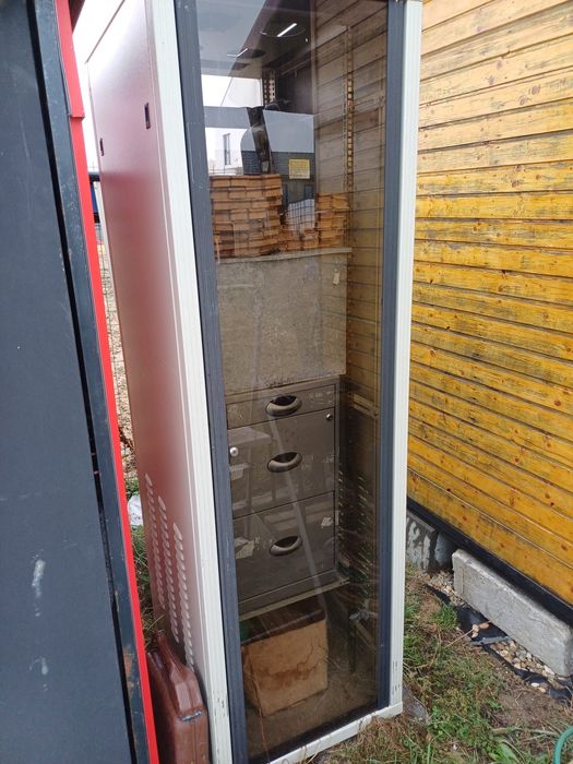 Rack metalic de comunicatii