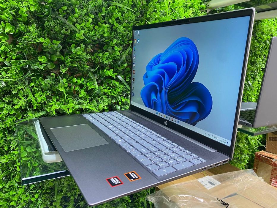 HP Pavilion Ryzen 7-8840U DDR5 6400Мгц 8/512 SSD holati ideal