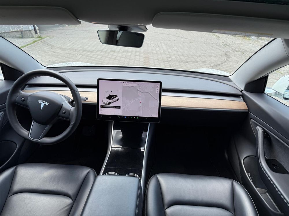 Vând Tesla model 3 2020 Long Range