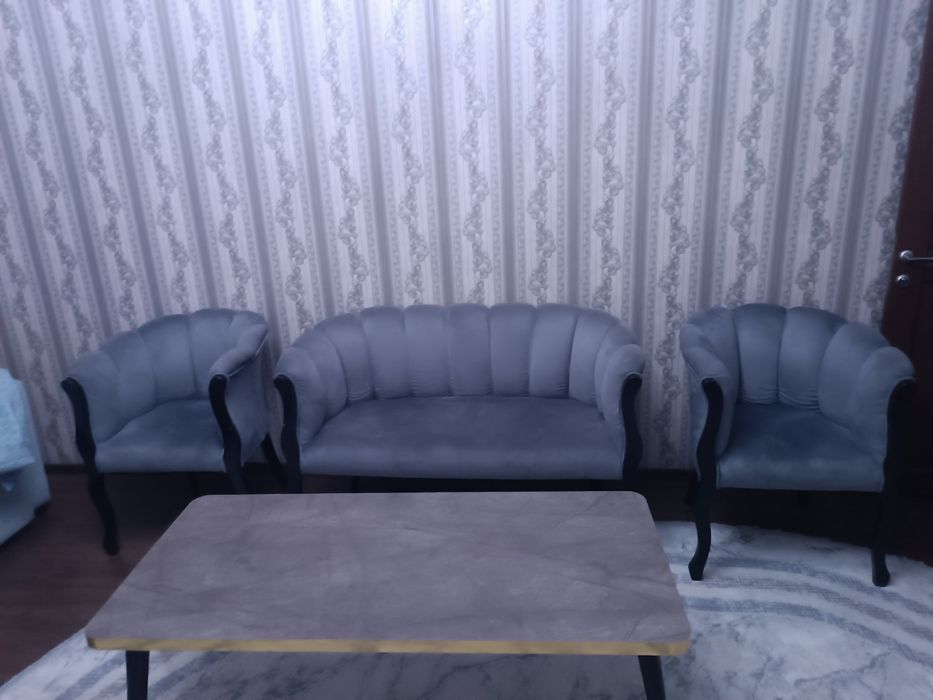 Продам мебел почти новые шикаонони состояния