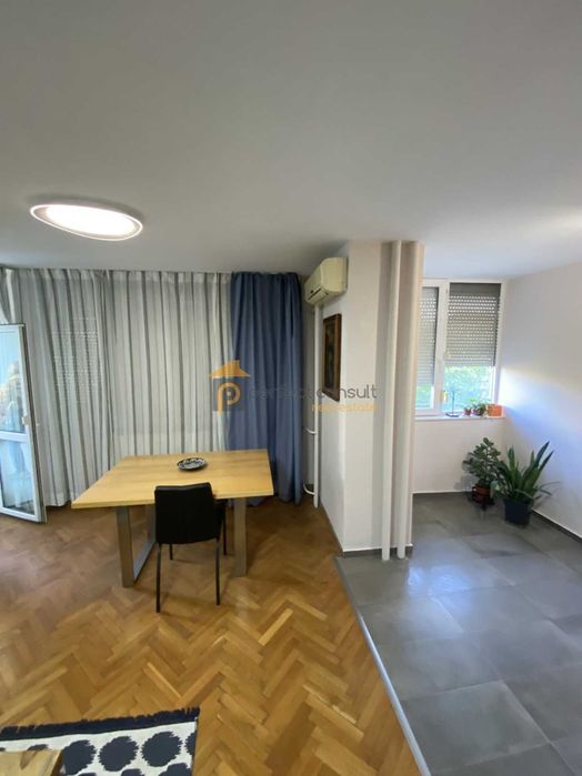 Продава се Двустаен апартамент в Пловдив, Център - 90 кв.м за 5 €/кв.м - Снимка #2