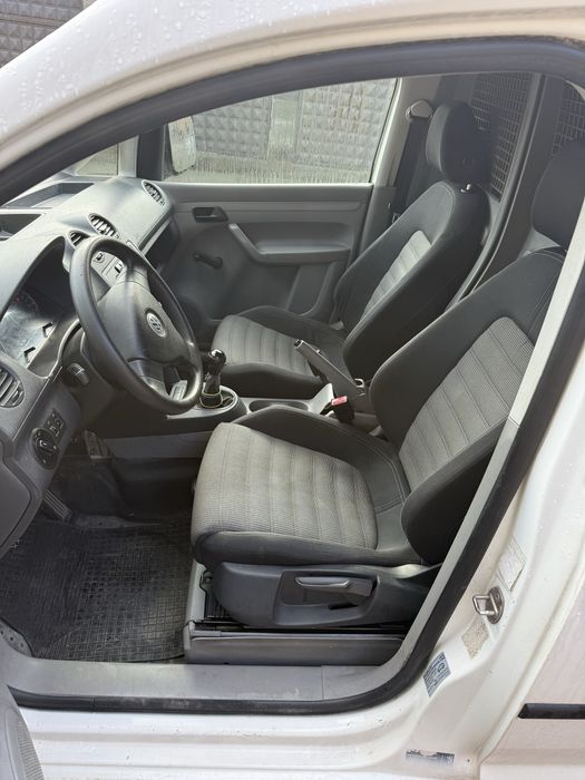 Продавам vw caddy на части 2,0 ecofuel