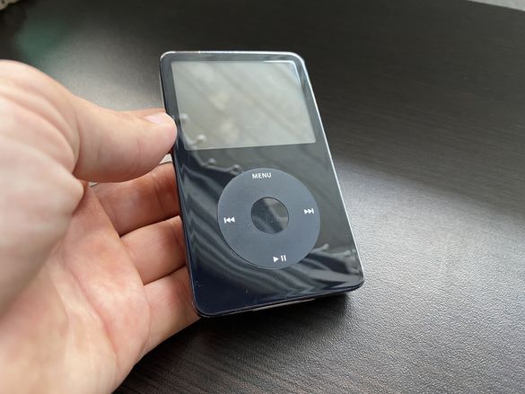 Apple iPod Classic 5 80GB (Перфектен) 20ч музика
