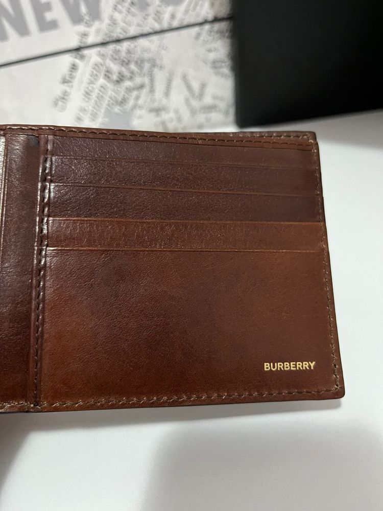 Vind portofel bărbați de piele BURBERRY Original