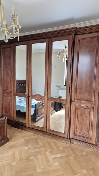 Vand mobilier lemn masiv. Dulap 5 usi.