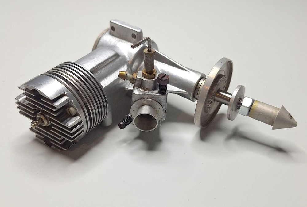 Motor termic aeromodele Raduga 7 cm cubi