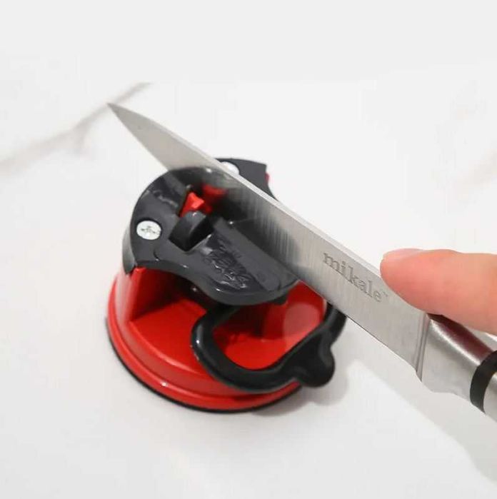 Ascuțitor de cuțite si prindere cu ventuza - Roșu/Albastru