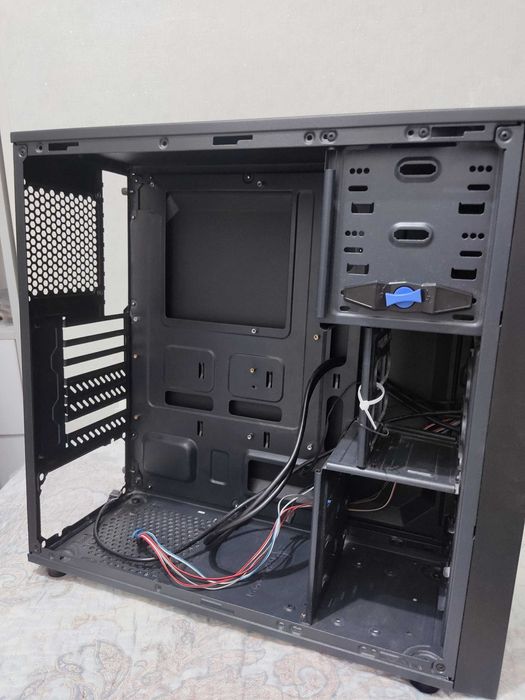 Корпус ПК Sharkoon VS4