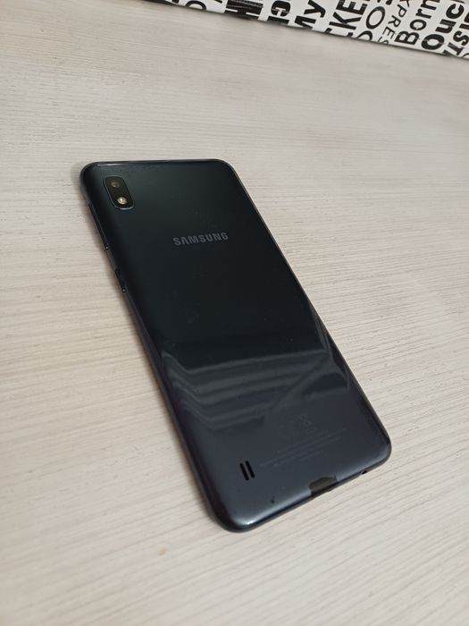 Продавам Samsung A10