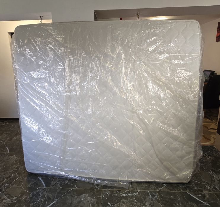 Vând saltea nouă 180/200