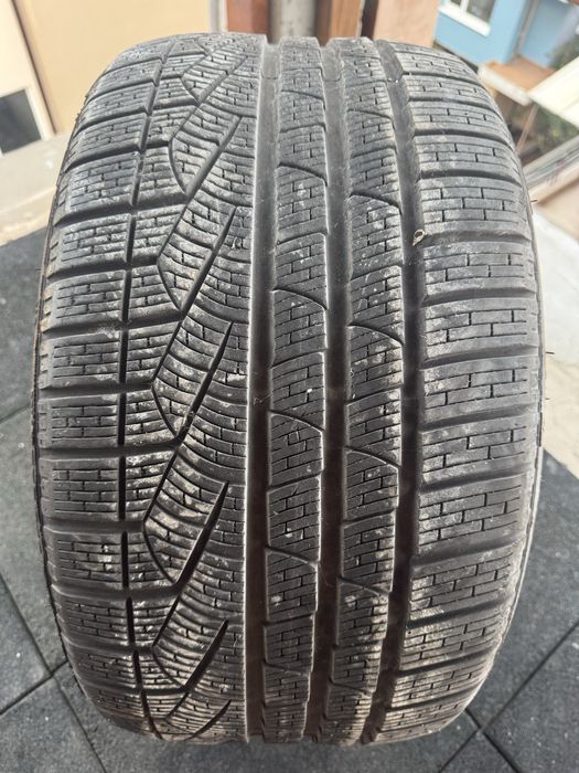 Pirelli  285/30/19 една гума