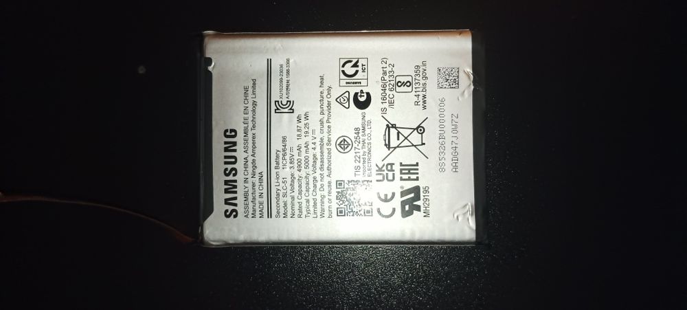 Vând baterie Samsung a 14 mufa de conectare intactă,nu livrez prin OLX