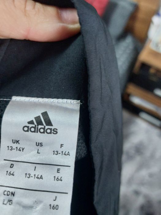 Поръчково горно адидас