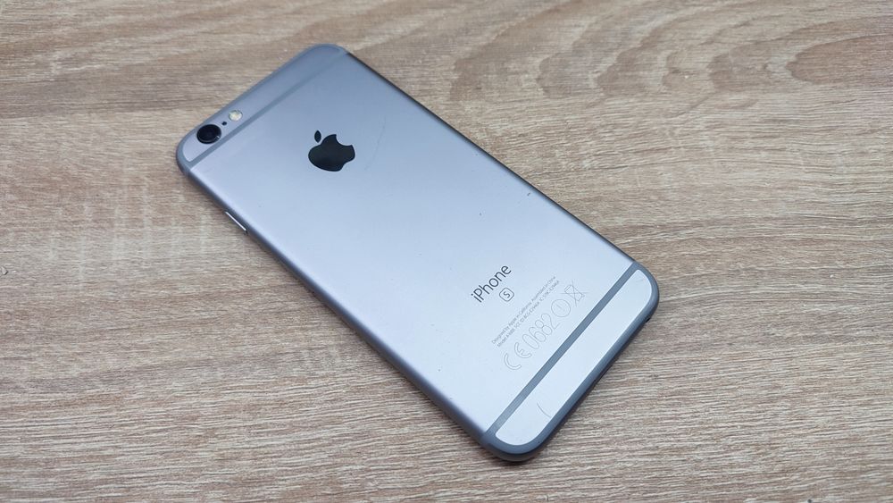 Display iPhone 6s Impecabil plus carcasa impecabila și alte piese