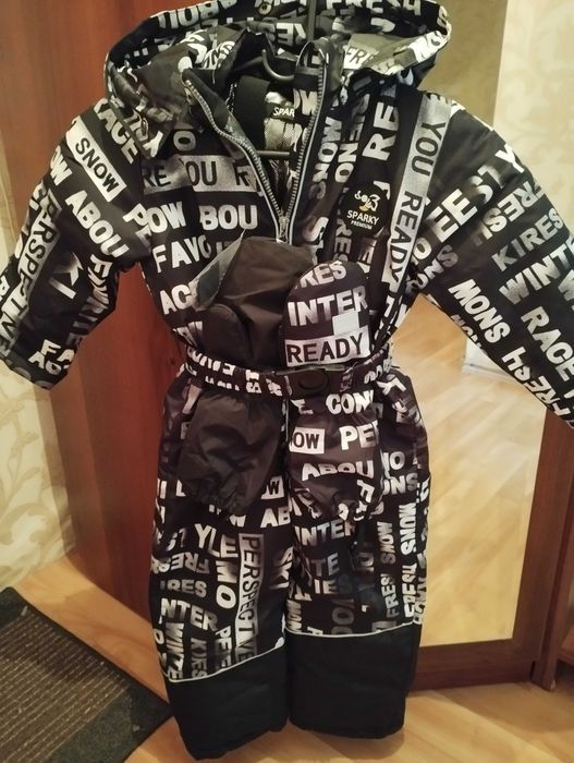 Продам детский комбинезон, зима.