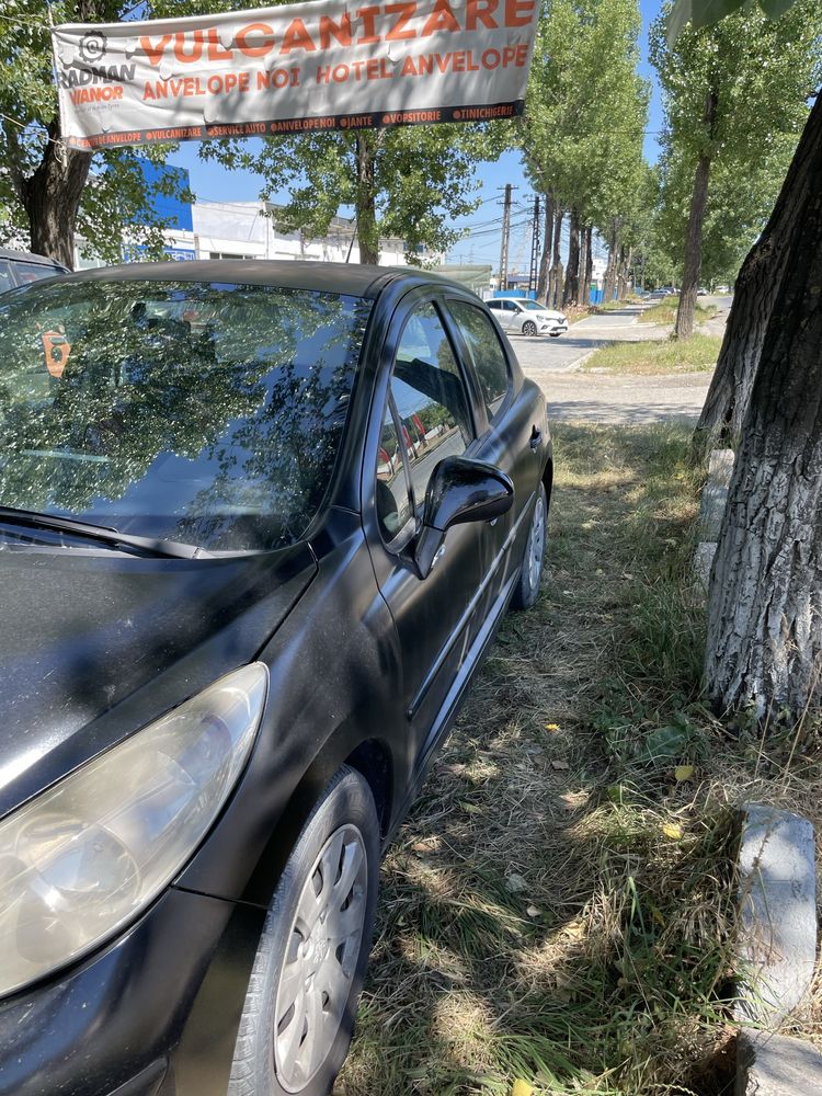 Peugeot 207 1.4 benzina