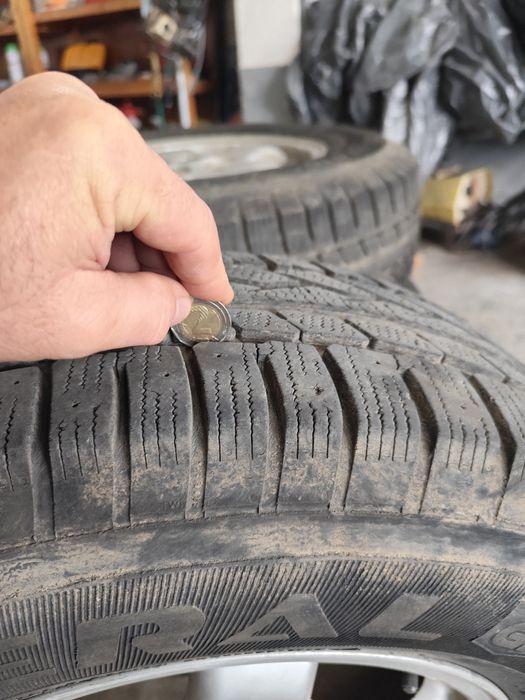 Джанти с зимни гуми 225/75/16