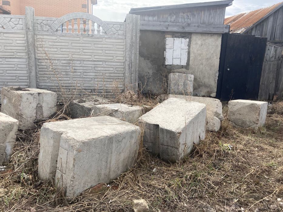 Продаю битоные блоки б/у 50x60x90