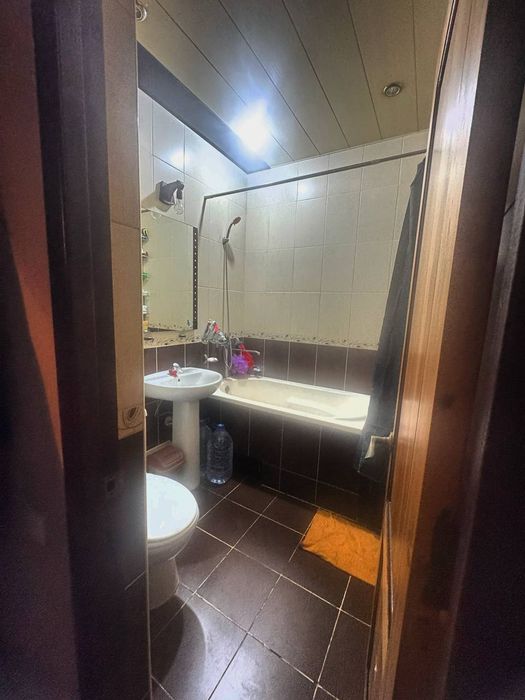 Продается 3/1/5 на массиве Хумоюн не торцевая