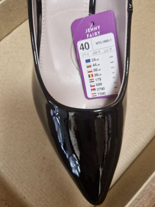 Официални обувки на ток - черен лак, 40