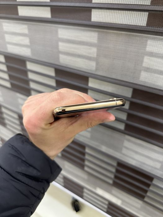 iPhone Xs max Gold