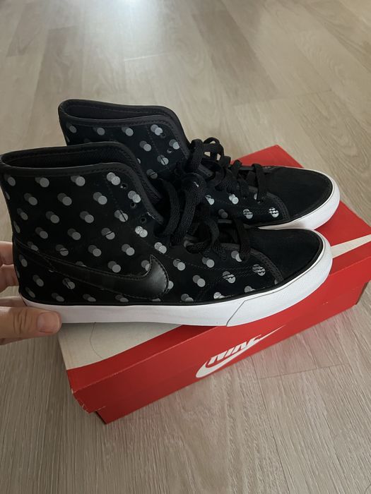 Продам новую обувь Nike