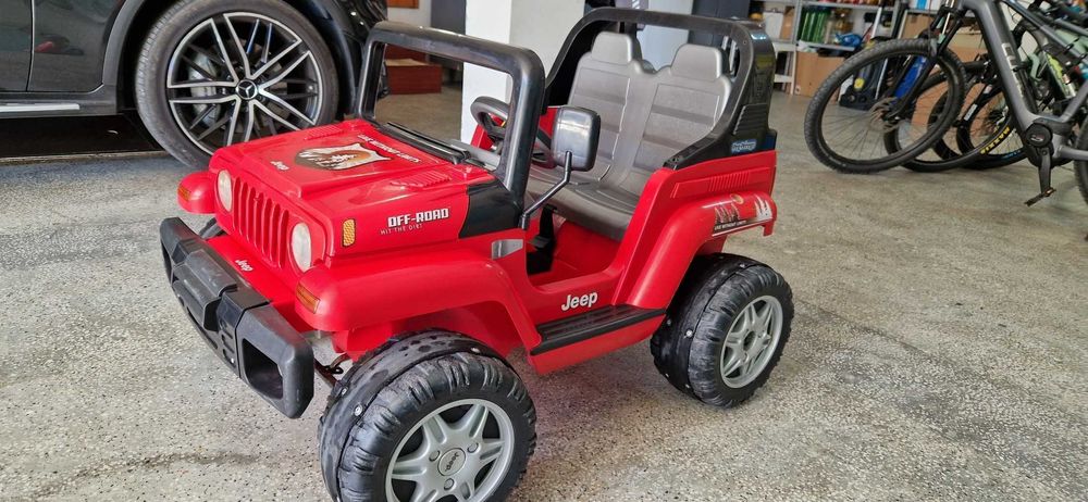 Детска Акумулаторна Кола PEG PEREGO - JEEP