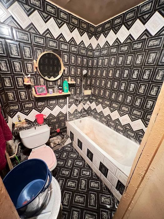 Чиланзар 24.  Срочно 1 комнатная 2 х 6 балкон