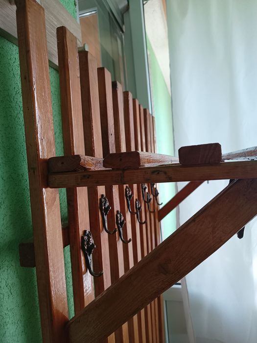 Cuier din lemn pentru hol