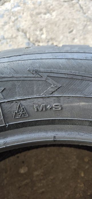 2 anvelope iarna Goodyear 255/50/21,dot 2022.Pretul este pe bucata.