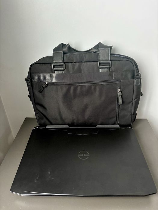 Мощен лаптоп за гейминг и работа i9 9900K, RTX 2060, 32GB RAM, 2TB SSD