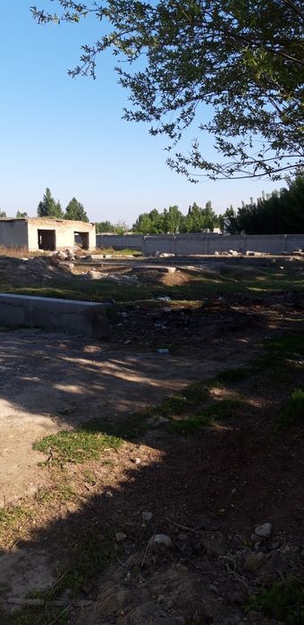 Буш ер майдон сотилади