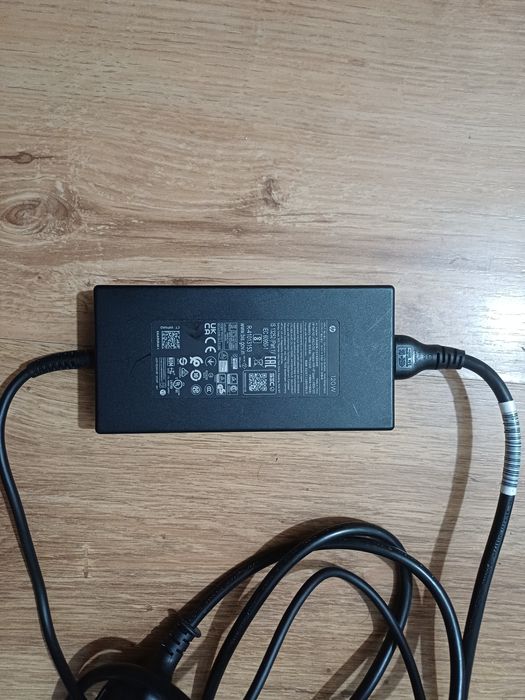 Incarcator alimentator 18,5v  6,15A  120w in stare buna
Este testat