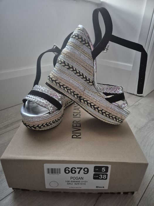 Sandale River Island, nr.38, noi