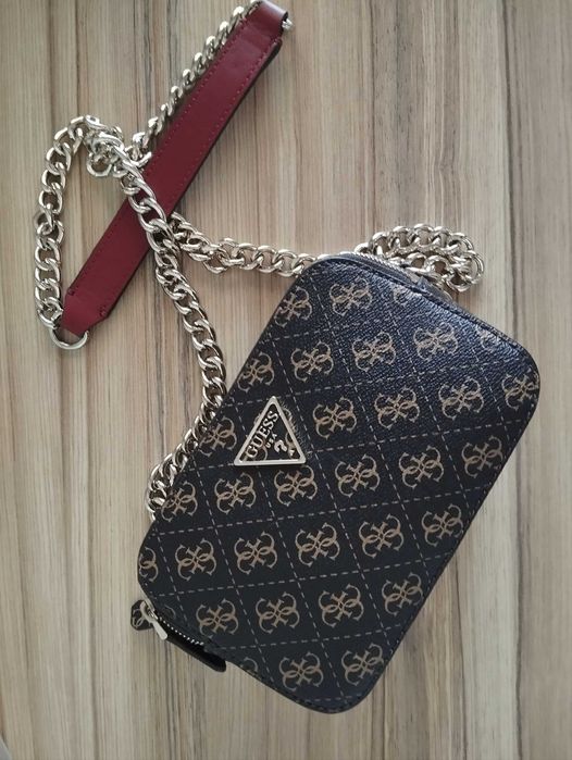Малка чанта Guess