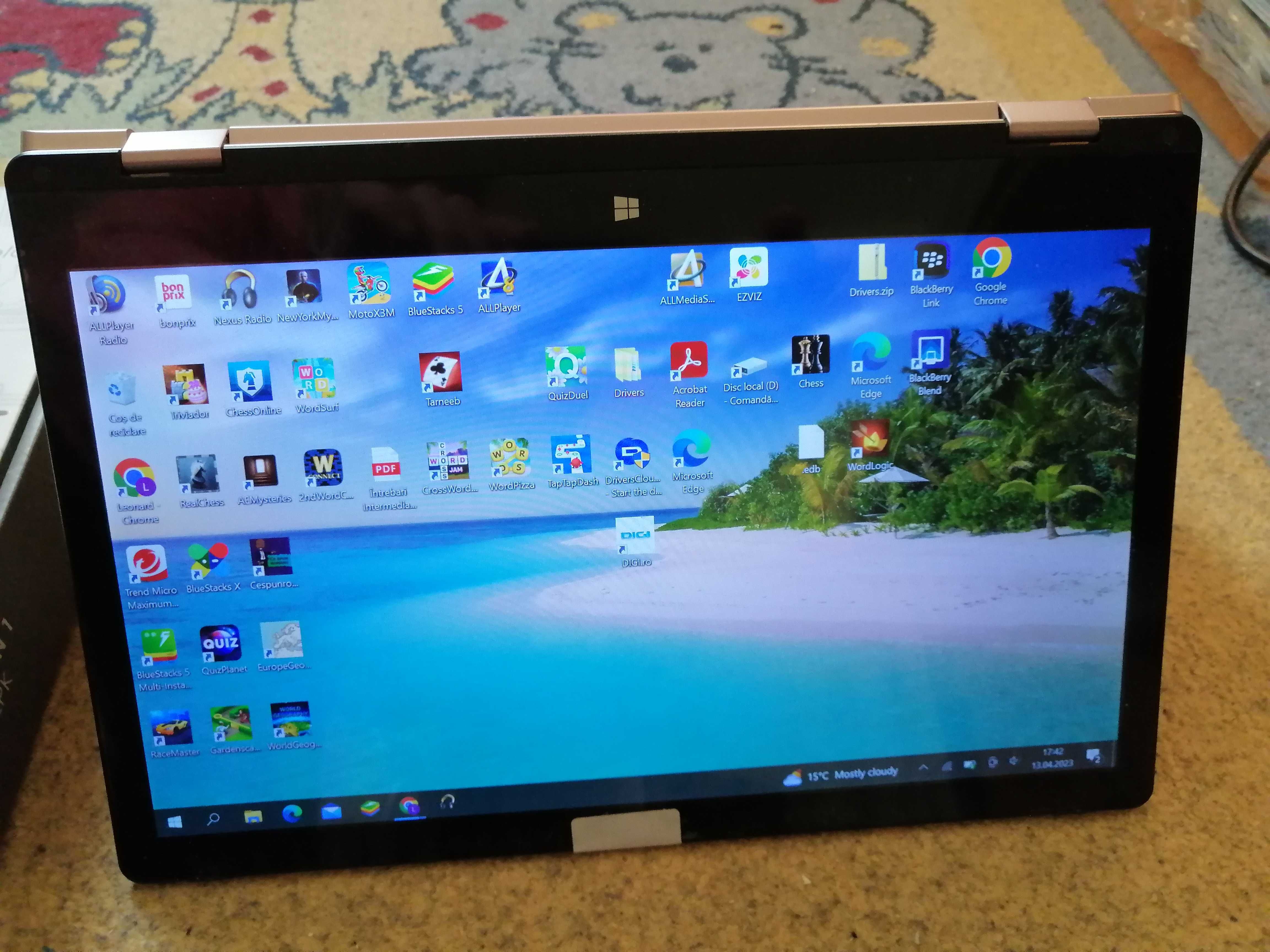 Laptop 2 in 1 touchscreen metalic roz