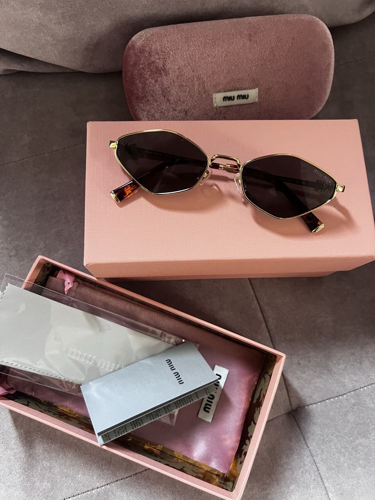 Дамски слънчеви очила Miu Miu
