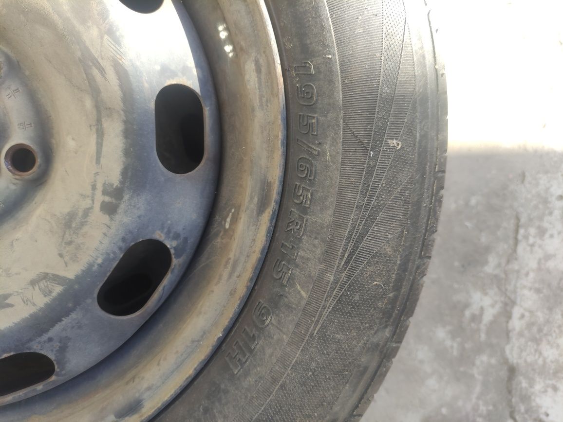 Vând 4 anvelope vara Fulda și 2 Kumho 195/65 R15