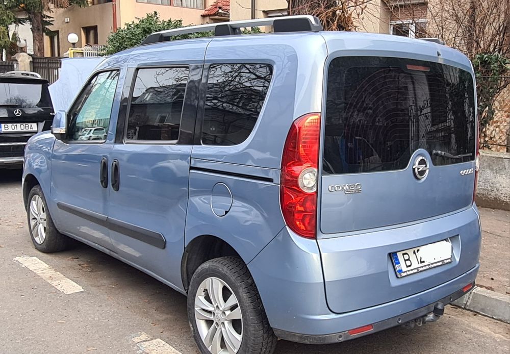Opel Combo 1.6 diesel, 5 locuri AC