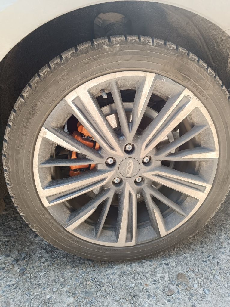 Зимние шины, летний шины 225/45 R 18